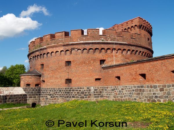 Музей янтаря расположенный в круглой башне крепости