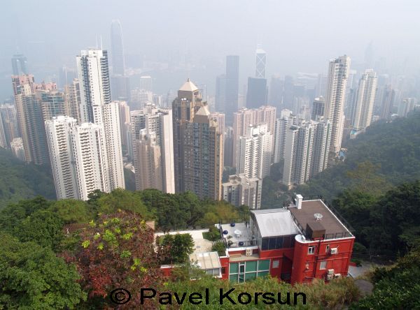 Панорама небоскребов Гонконга днем