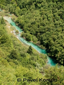 Река Корана в районе национального парка Плитвицкие озера