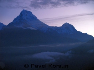 Вид на Гималаи - Аннапурна в лучах восходящего солнца