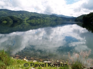 Зеркальное озеро недалеко от Покхары