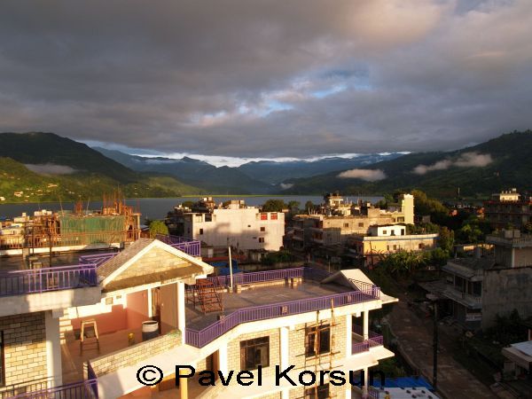Утреннее солнце в Покхаре