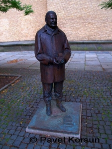 Памятник Виктору Хассельбладу в Гётеборге