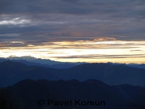 Рассвет над Гималаями в районе Лангтанга
