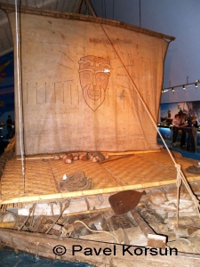 Бальсовый плот паэ-паэ "Кон-Тики" в Музее "Кон-Тики"