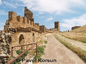 Крым - Судак - Судакская крепость - Крепостная стена