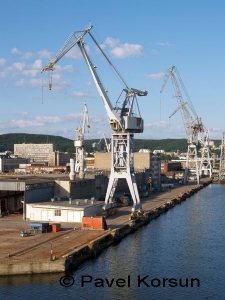 Портовые краны в порту Гданьск