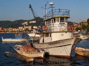 Рыбацкие катера и лодки - символы большого, среднего и малого бизнеса