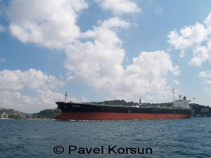 Океанический танкер "Олимпия" в проливе Босфор