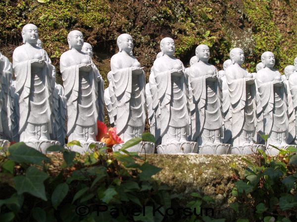 Белоснежные статуи Будды